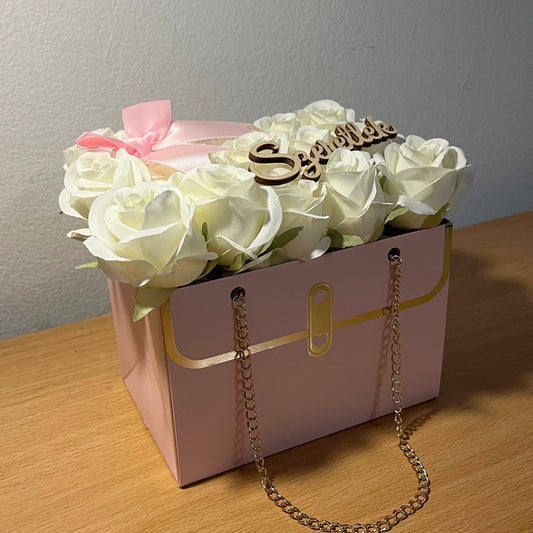 Rózsabox - Pink dobozzal és fehér rózsával