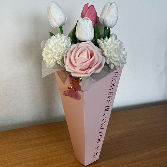 Tulipáncsokor pink dobozzal