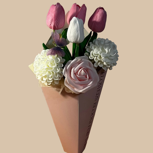 Tulipáncsokor pink dobozzal